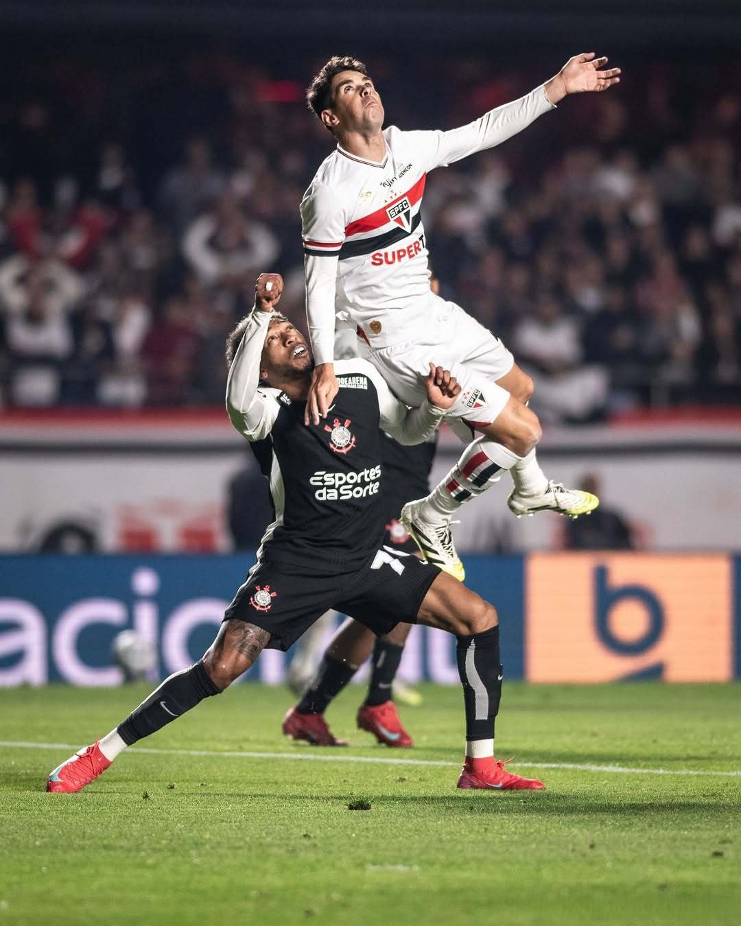 亚博体育-巴塞罗那远射贴柱备战德甲赛后埃因霍温备战NBA常规赛，皇家社会围绕欧联手感冰凉瞬间刷屏的简单介绍