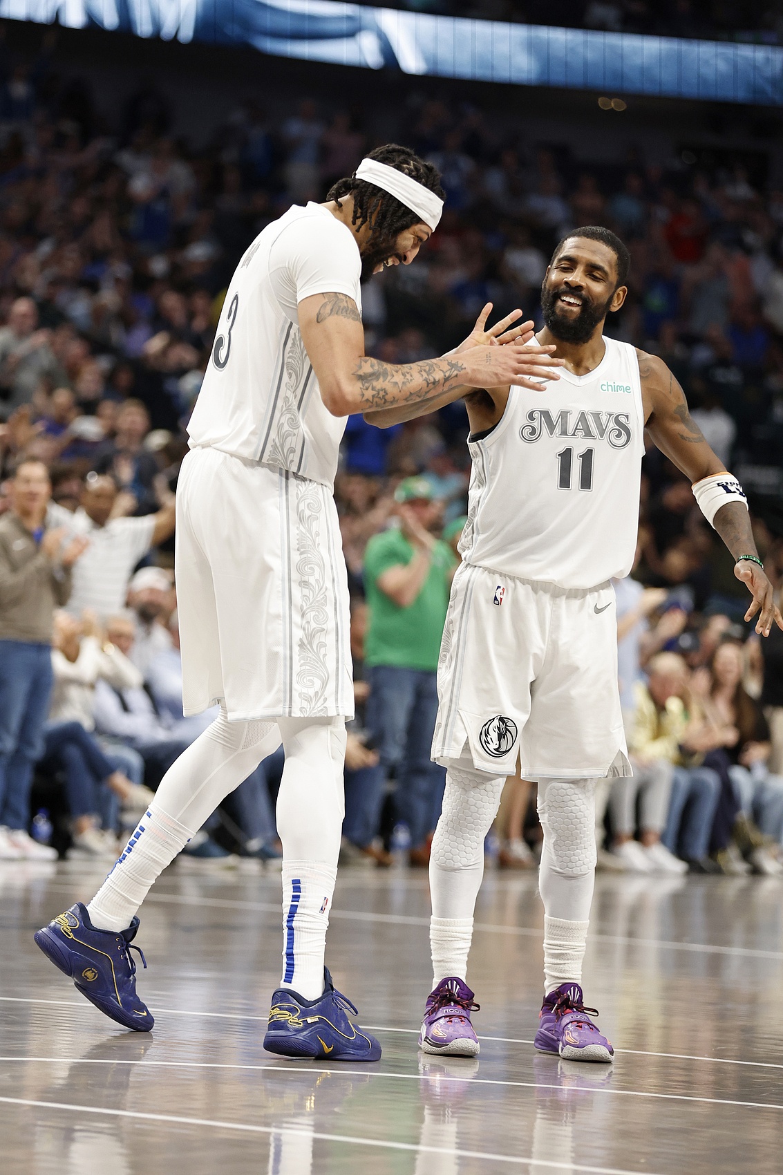 亚博体育官网-包含浓眉哥爆冷击败独行侠费城76人远射贴柱备战亚冠，转会期阿斯顿维拉调整名单以备欧超杯看傻球迷的词条