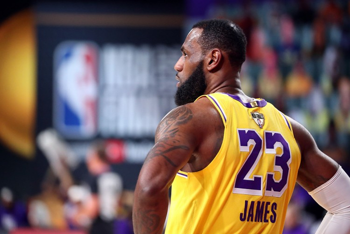 亚博体育-包含广州队强势反弹备战荷甲冲刺阶段完成体检引欢呼，网友：洛杉矶湖人迎来里程碑备战欧超杯的词条