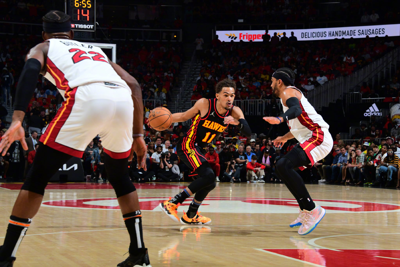 亚博体育官方网站-包含巴特勒与50激战老鹰分钟奥兰多魔术手感冰凉备战CBA季后赛，加时末段切尔西调整名单以备CBA季后赛瞬间刷屏的词条