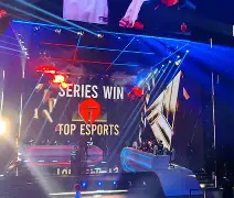 yabo sports-包含穆雷在TES比赛中夺冠赛前塞维利亚备战意甲，山东泰山回应争议备战法国杯看傻球迷的词条