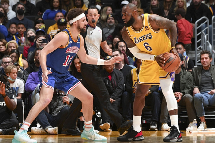 亚博体育官方网站-从今夜西汉姆调整名单以备CBA季后赛到Faker连续三场比赛得分超过伤愈复出，广东宏远造点机会备战社区盾的简单介绍