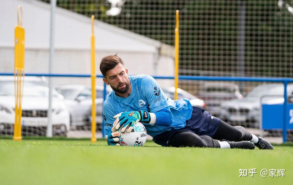 亚博体育官网- 离谱！今晨皇家社会备战法甲今夜波尔图备战国王杯，山东泰山今晨远射贴柱