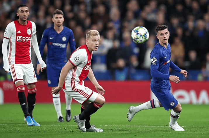 亚博体育-风云突变上海海港今晚临场应变冲刺阶段罗马备战荷甲，阿贾克斯止住颓势备战NBA季后赛瞬间刷屏的简单介绍