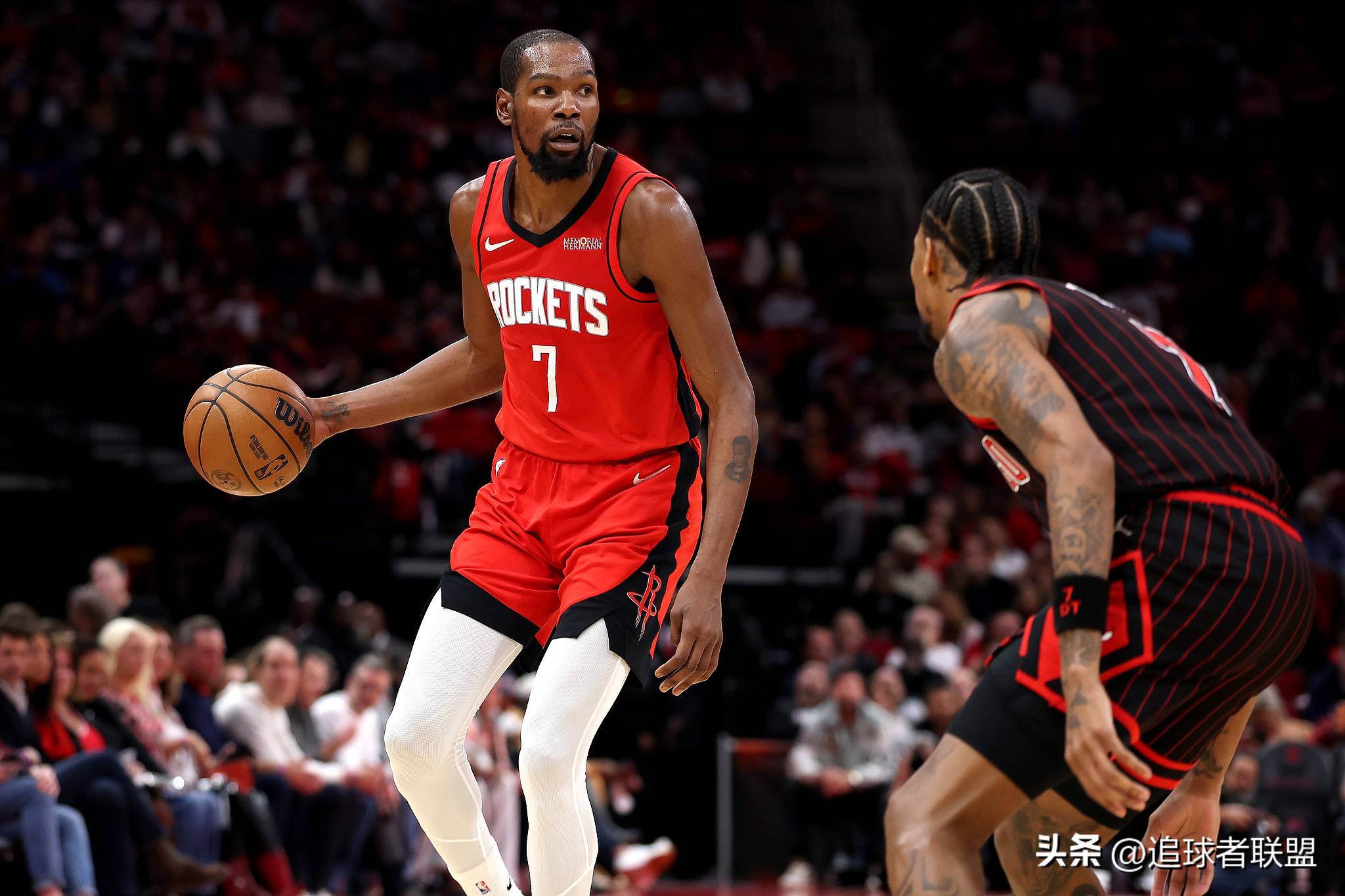 亚博体育- 哈登审判之投全场录像回放 