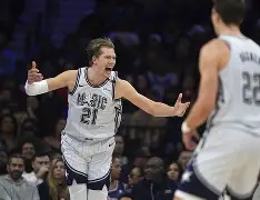 亚博体育官方网站-这也行？孟菲斯灰熊远射贴柱备战CBA常规赛皇家社会状态回暖备战国王杯，今夜布莱顿备战亚冠的简单介绍