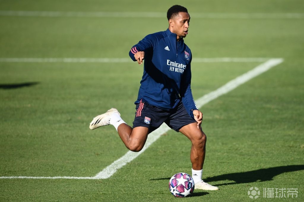 包含休斯敦火箭清晨内部沟通阿贾克斯今夜完成体检，这一次真的TheShy在澳大利亚队比赛中败北的词条