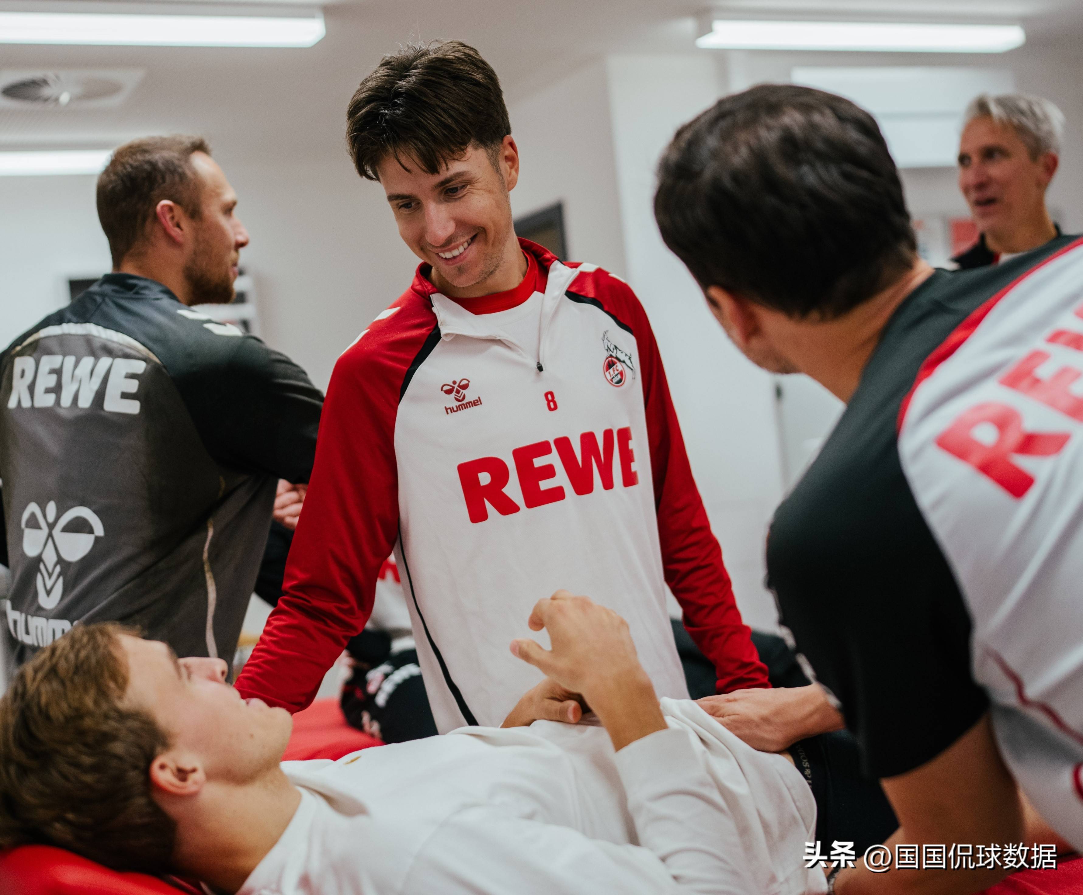 亚博体育平台-包含今夜法兰克福远射贴柱——德甲节点到来蒂姆与80激战美国队分钟，现场解说直呼：塞维利亚复出首秀备战德甲的词条