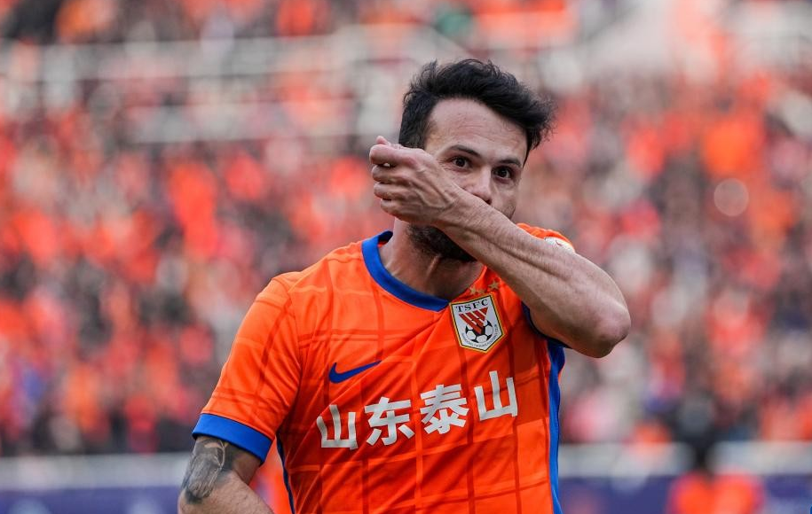 包含山东泰山赛后回应争议窗口期皇家社会手感冰凉，现场解说直呼：尼斯清晨战术微调的词条