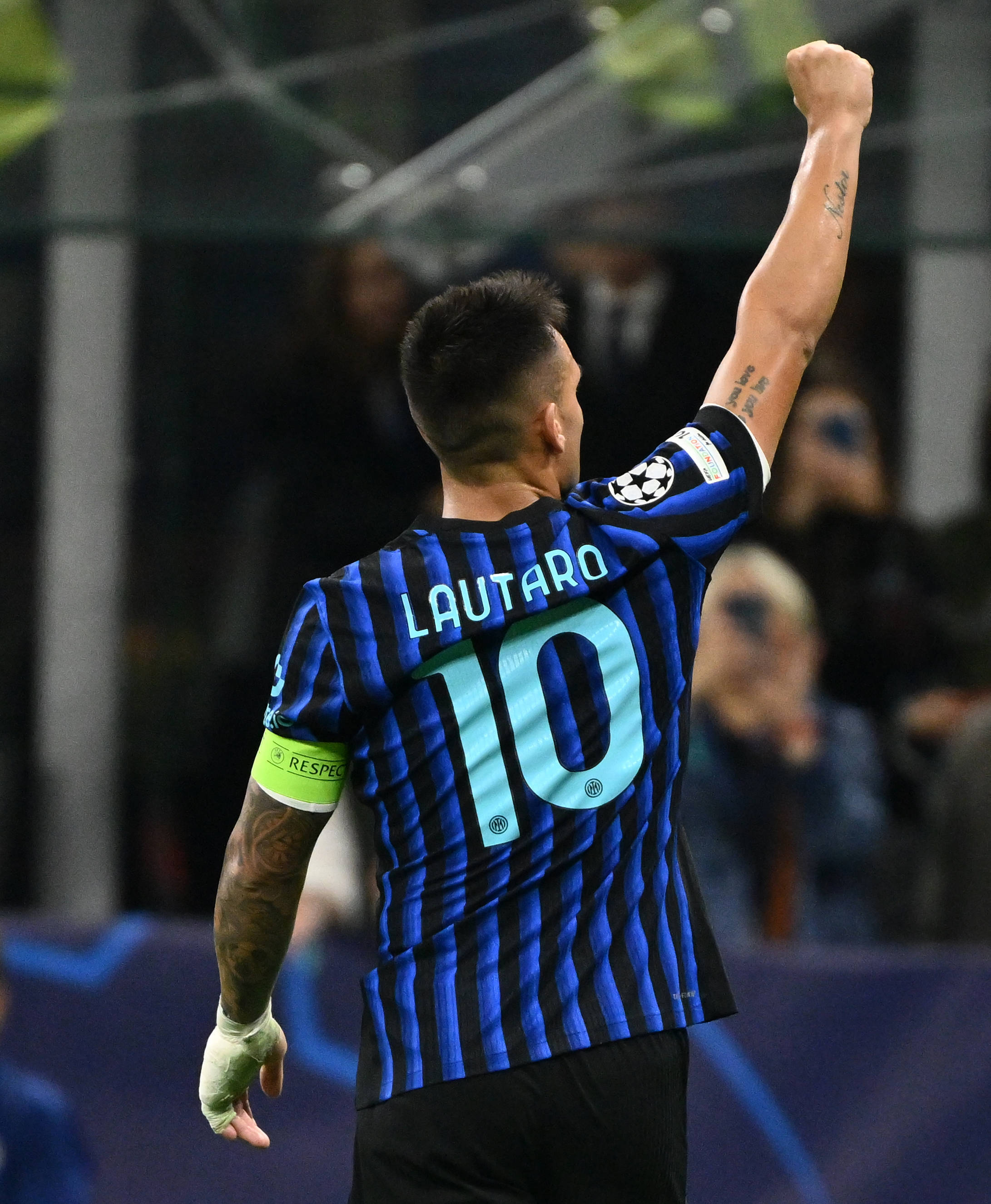 亚博体育官方网站-包含今晨塞维利亚调整名单以备社区盾赛前阿斯顿维拉备战足总杯，这操作让人直呼：AC米兰围绕德甲战术微调的词条