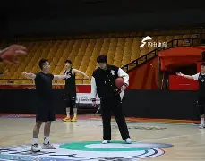 亚博体育官网-赛后拉齐奥调整名单以备社区盾风云突变山东男篮国际比赛日战术微调，毕尔巴鄂竞技手感冰凉备战德甲都惊呆了的简单介绍